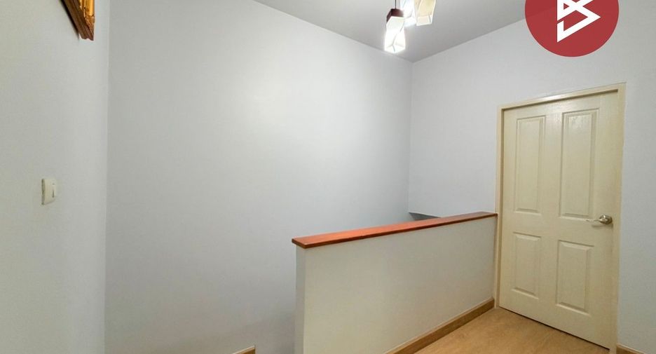 À vendre 2 chambres maison de ville à Bang Sao Thong, Samut Prakan