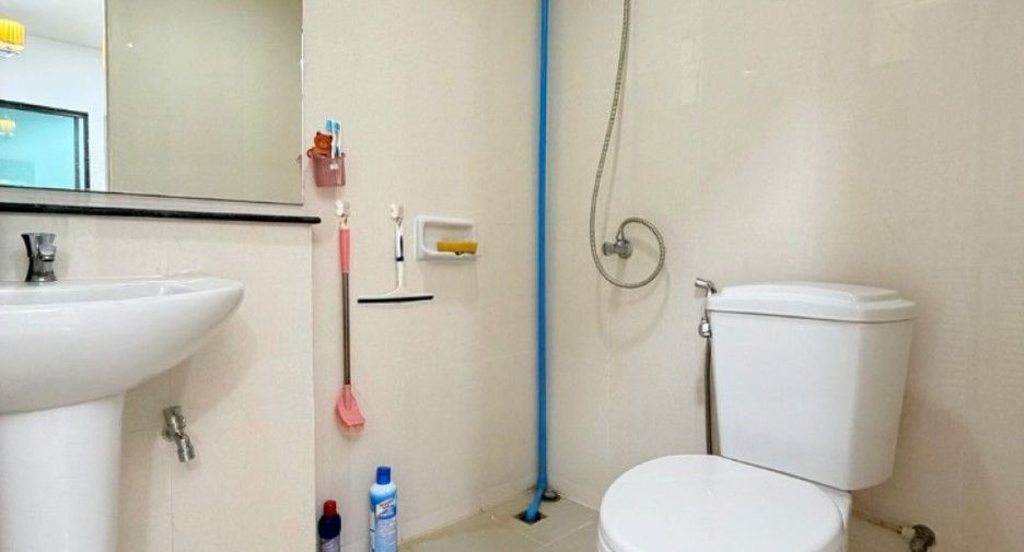 À vendre 2 chambres maison de ville à Bang Sao Thong, Samut Prakan