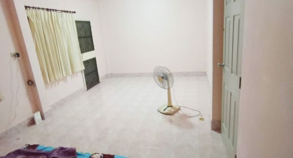 For sale 3 bedrooms townhouse in Mueang Samut Prakan, Samut Prakan