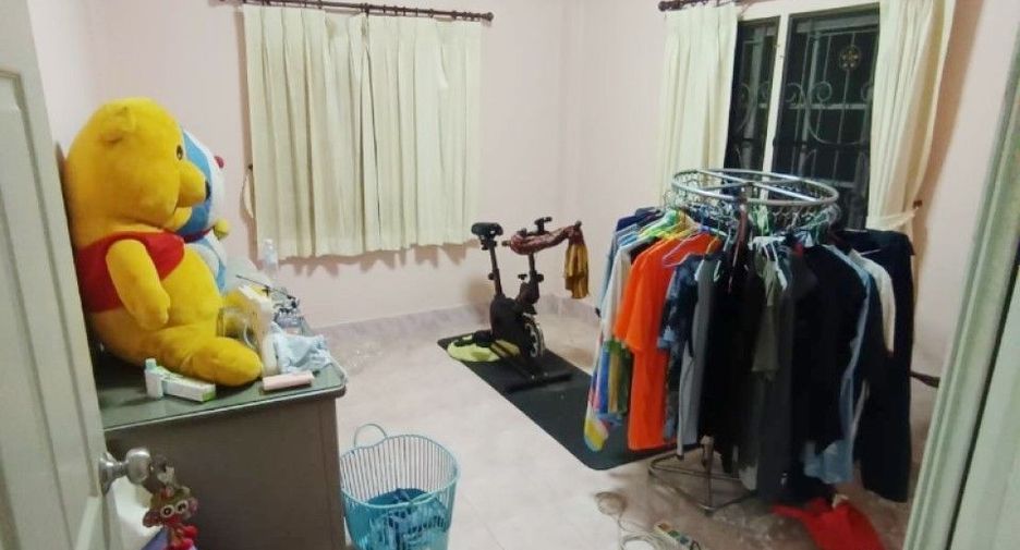 For sale 3 bedrooms townhouse in Mueang Samut Prakan, Samut Prakan