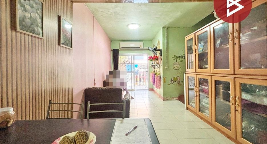 Casa adosada en venta de 3 habitaciones en Mueang Samut Prakan, Samut Prakan