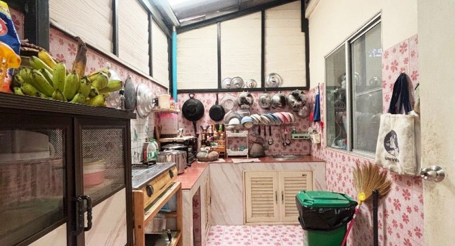 Casa adosada en venta de 3 habitaciones en Mueang Samut Prakan, Samut Prakan