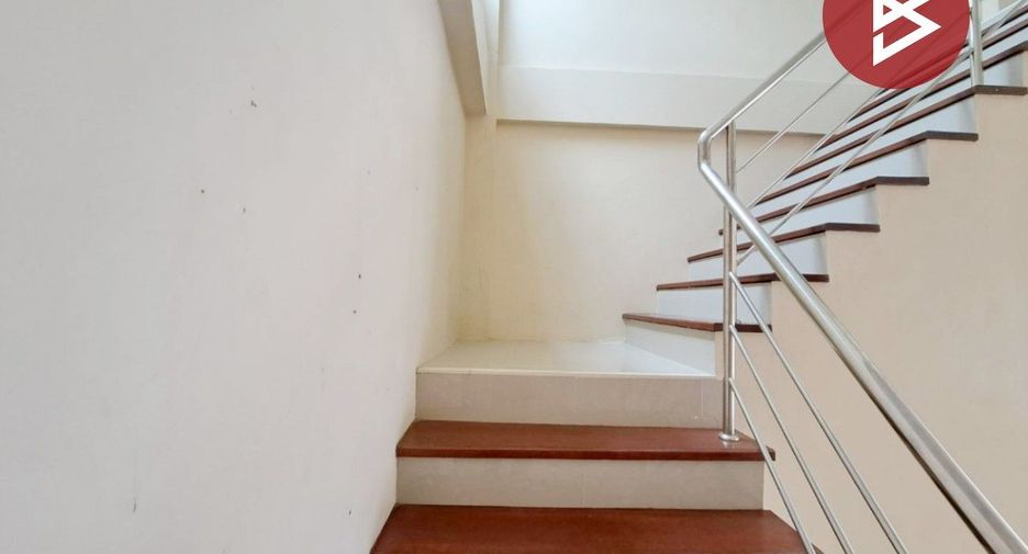 Продажа 3 спальни торговое помещение в Mueang Nakhon Sawan, Накхонсаван