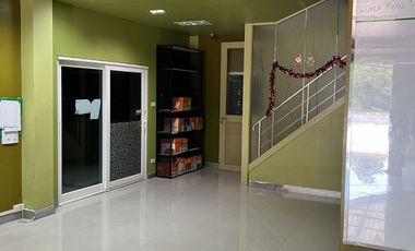For sale 3 bedrooms retail Space in Mueang Rayong, Rayong
