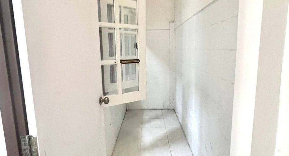 For sale studio townhouse in Mueang Chon Buri, Chonburi