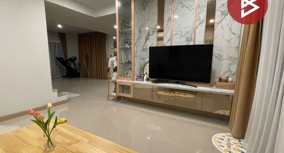 For sale 3 bedrooms retail Space in Mueang Chon Buri, Chonburi