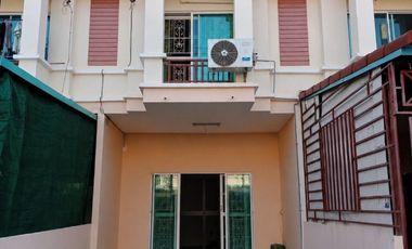 出售 3 卧室 联排别墅 在 Phra Samut Chedi, Samut Prakan