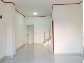 出售 3 卧室 联排别墅 在 Phra Samut Chedi, Samut Prakan