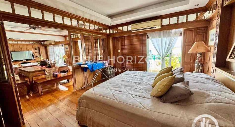 For sale 2 bedrooms condo in Pratumnak, Pattaya