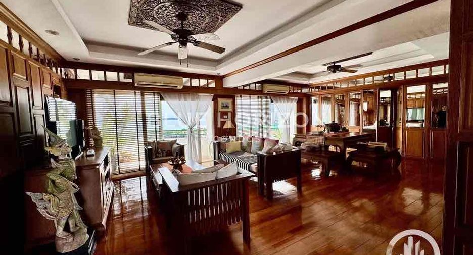 For sale 2 bedrooms condo in Pratumnak, Pattaya