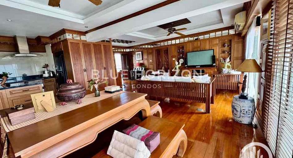 For sale 2 bedrooms condo in Pratumnak, Pattaya