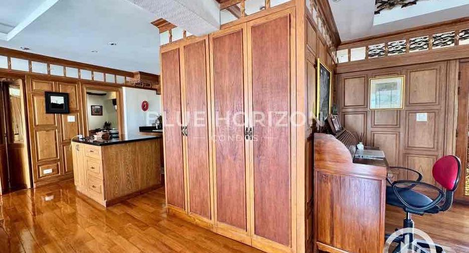 For sale 2 bedrooms condo in Pratumnak, Pattaya