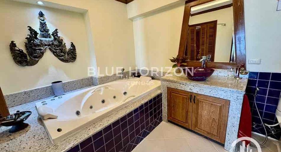 For sale 2 bedrooms condo in Pratumnak, Pattaya