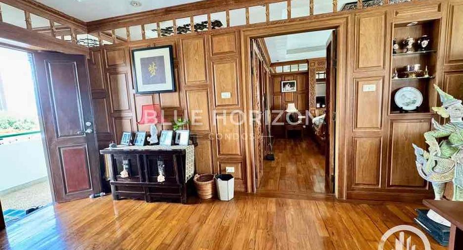 For sale 2 bedrooms condo in Pratumnak, Pattaya