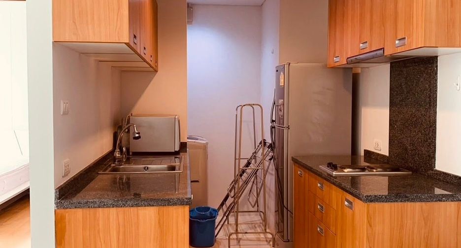 For rent 1 bed condo in Khlong San, Bangkok