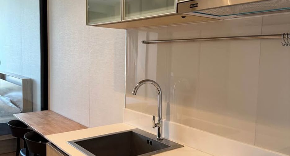 Condo en alquiler y en venta de 1 habitaciones en Watthana, Bangkok