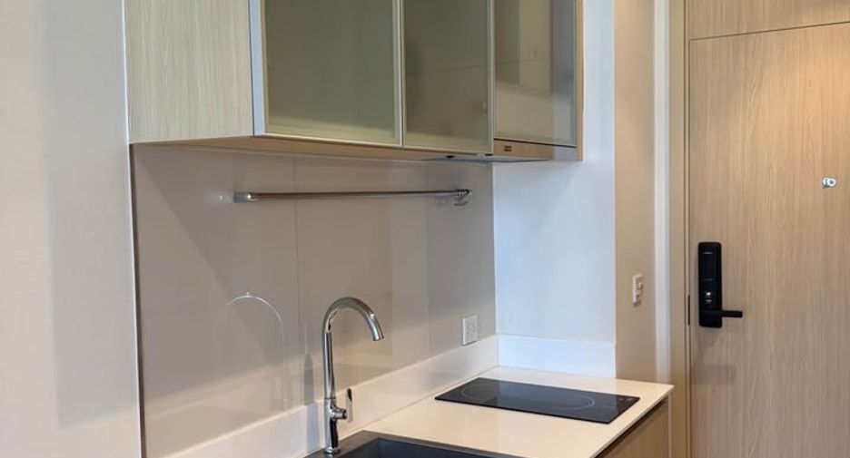 Condo en alquiler y en venta de 1 habitaciones en Watthana, Bangkok