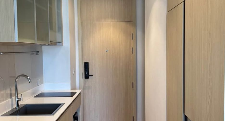 Condo en alquiler y en venta de 1 habitaciones en Watthana, Bangkok