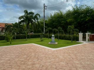 For rent 5 bedrooms villa in Doi Saket, Chiang Mai