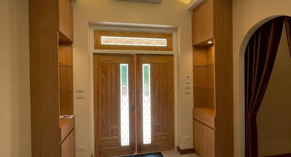 For rent 5 bedrooms villa in Doi Saket, Chiang Mai