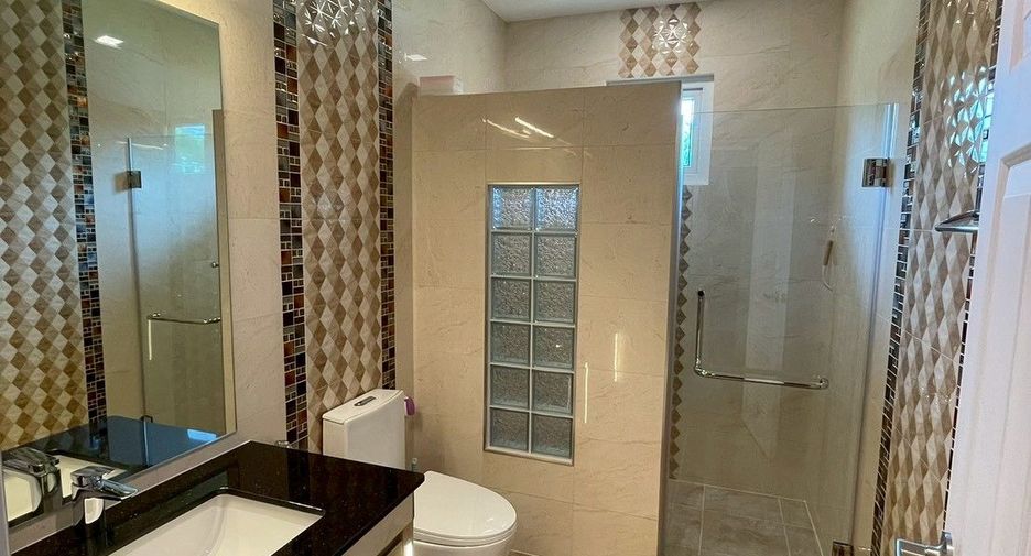 For rent 5 bedrooms villa in Doi Saket, Chiang Mai