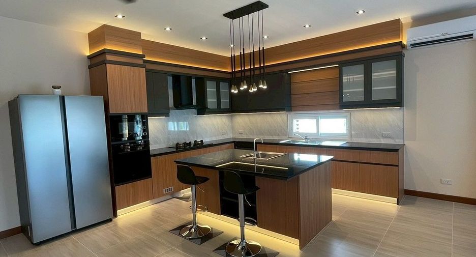 For rent 5 bedrooms villa in Doi Saket, Chiang Mai