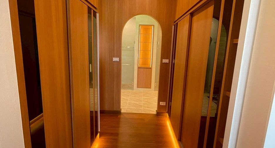 For rent 5 bedrooms villa in Doi Saket, Chiang Mai