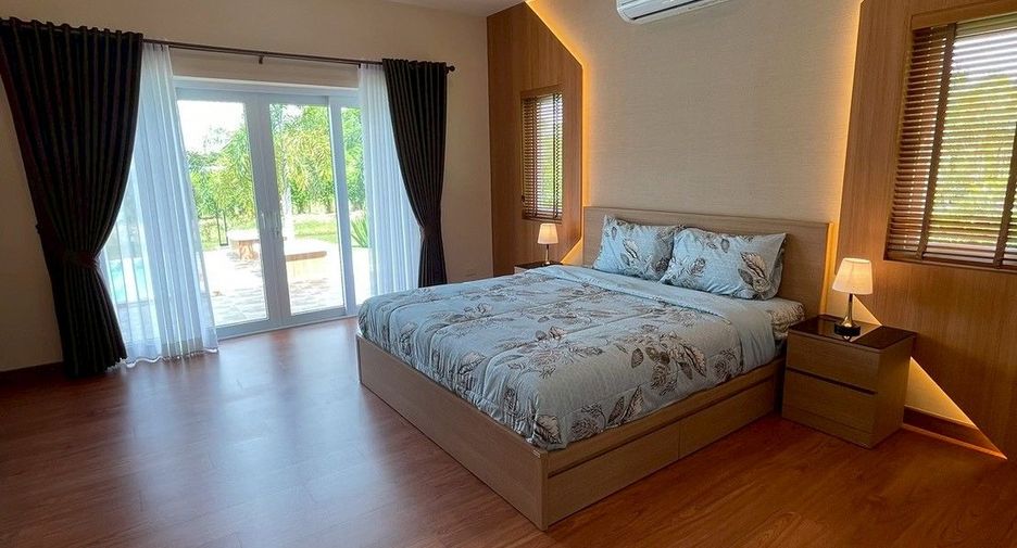 For rent 5 bedrooms villa in Doi Saket, Chiang Mai