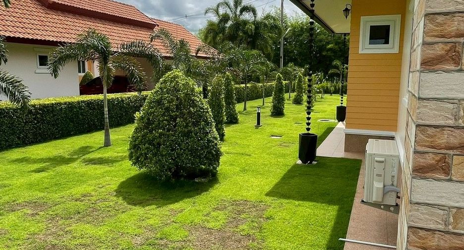 For rent 5 bedrooms villa in Doi Saket, Chiang Mai
