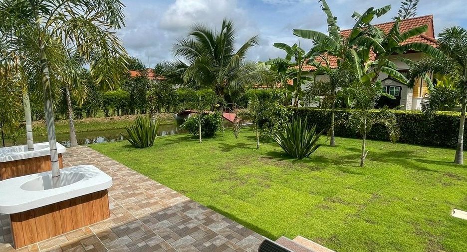 For rent 5 bedrooms villa in Doi Saket, Chiang Mai