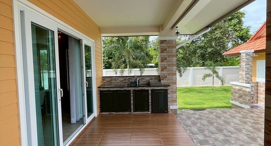 For rent 5 bedrooms villa in Doi Saket, Chiang Mai
