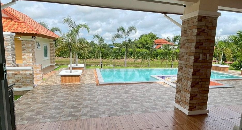 For rent 5 bedrooms villa in Doi Saket, Chiang Mai