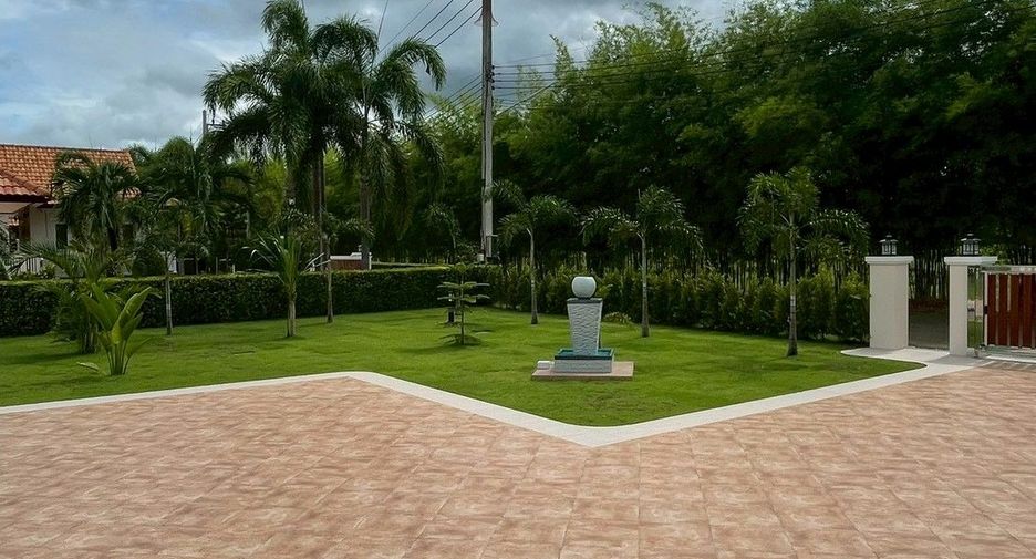 For rent 5 bedrooms villa in Doi Saket, Chiang Mai