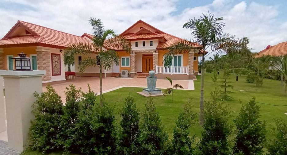 For rent 5 bedrooms villa in Doi Saket, Chiang Mai
