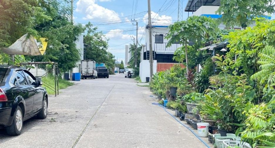 For sale land in Khan Na Yao, Bangkok