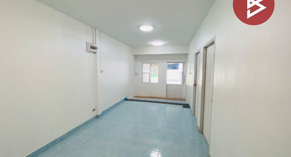 For sale 2 bedrooms townhouse in Krathum Baen, Samut Sakhon