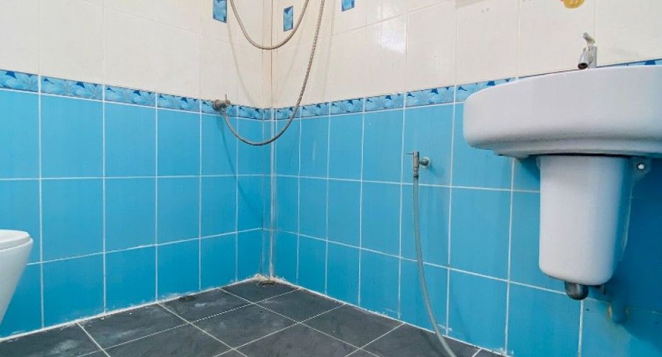 For sale 2 bedrooms townhouse in Krathum Baen, Samut Sakhon