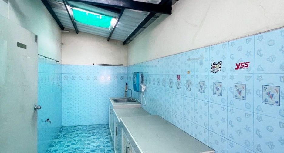 For sale 3 bedrooms townhouse in Bang Khun Thian, Bangkok