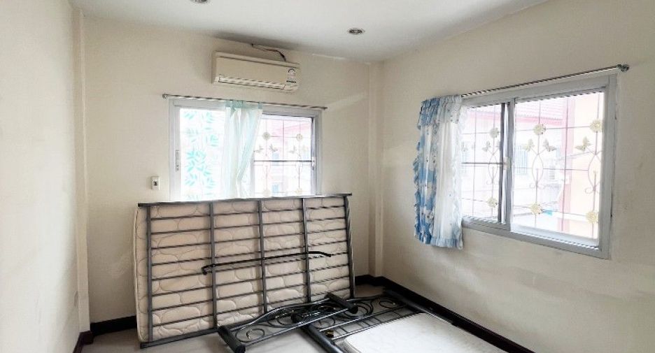For sale 3 bedrooms townhouse in Bang Khun Thian, Bangkok