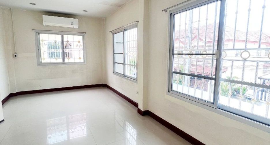 For sale 3 bedrooms townhouse in Bang Khun Thian, Bangkok