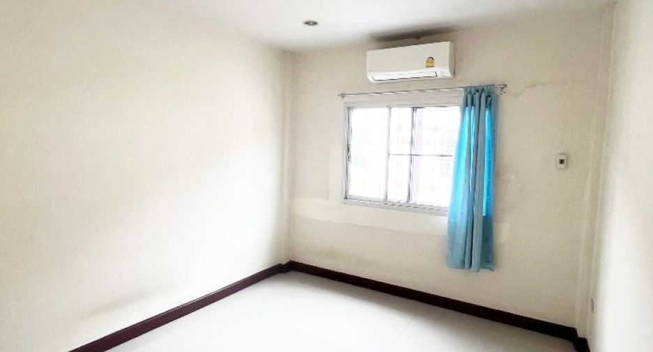 For sale 3 bedrooms townhouse in Bang Khun Thian, Bangkok