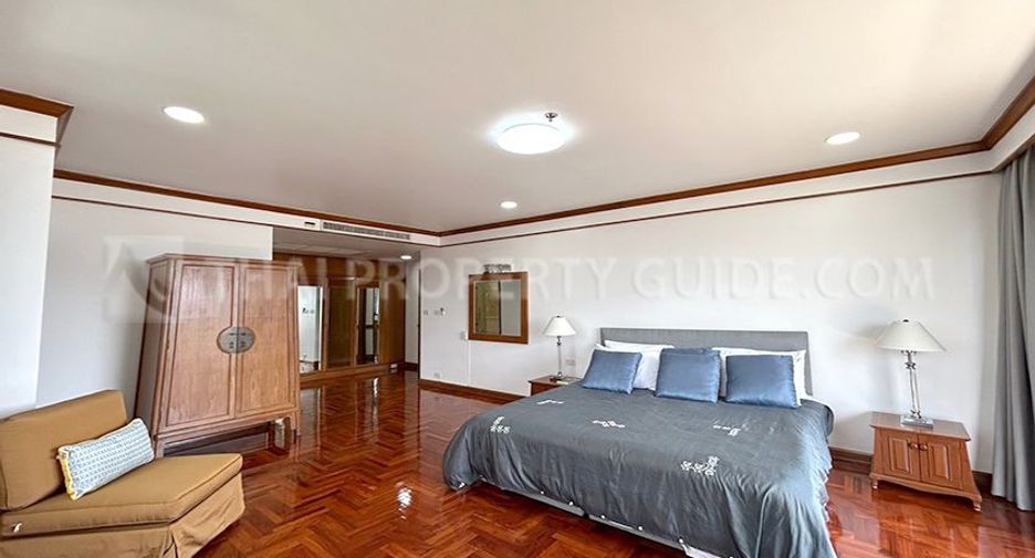 For rent 3 bedrooms condo in Khlong Toei, Bangkok