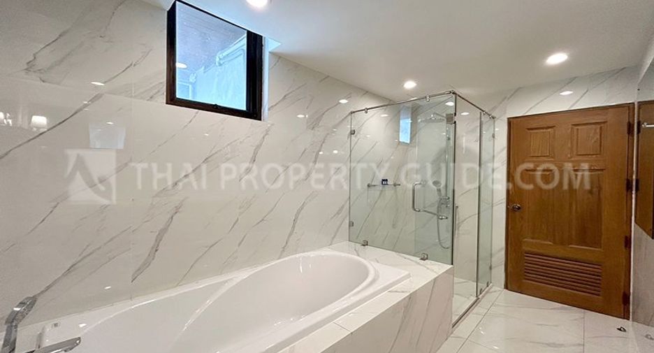 For rent 3 bedrooms condo in Khlong Toei, Bangkok