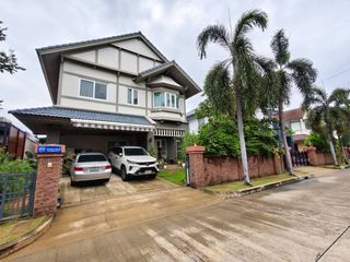 For sale 3 bedrooms house in Taling Chan, Bangkok