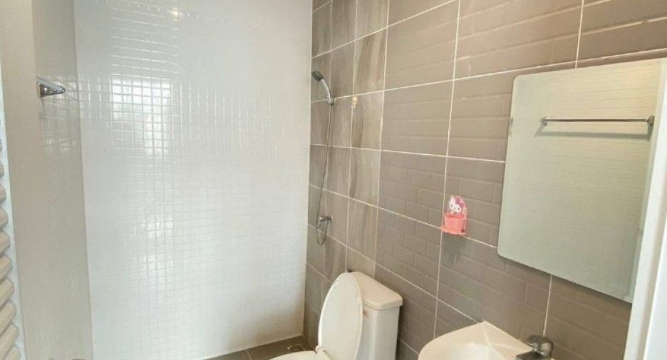 Продажа 3 спальни таунхаус в Pluak Daeng, Районг