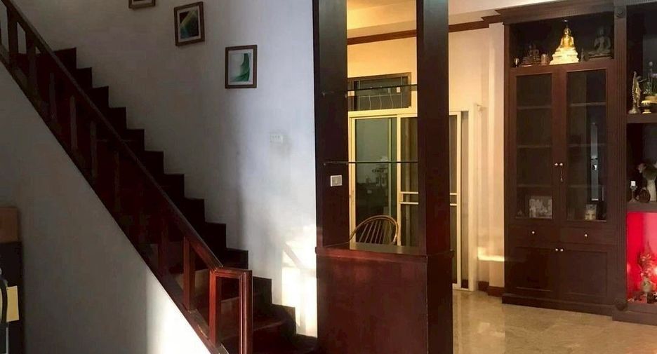 For rent 4 bedrooms house in Suan Luang, Bangkok