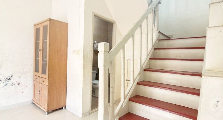 Reihenhaus zum Kauf mit 3 Zimmer in Bang Khun Thian, Bangkok