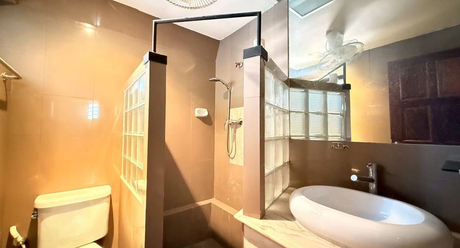 Reihenhaus zur Miete mit 2 Zimmer in Mueang Chiang Mai, Chiang Mai