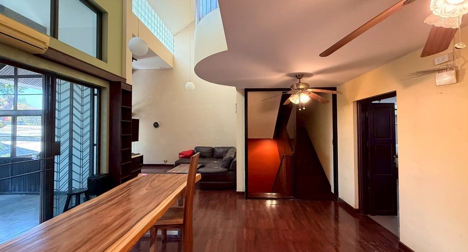 Reihenhaus zur Miete mit 2 Zimmer in Mueang Chiang Mai, Chiang Mai