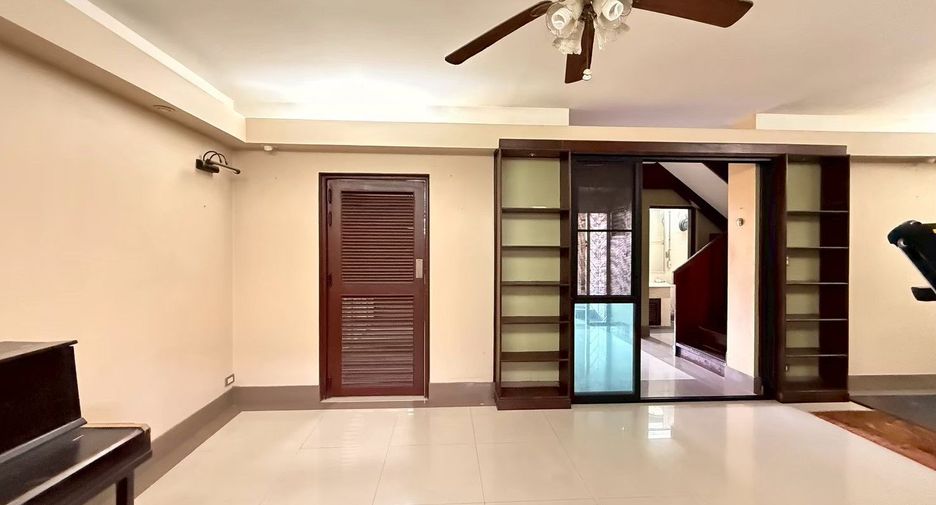 Reihenhaus zur Miete mit 2 Zimmer in Mueang Chiang Mai, Chiang Mai
